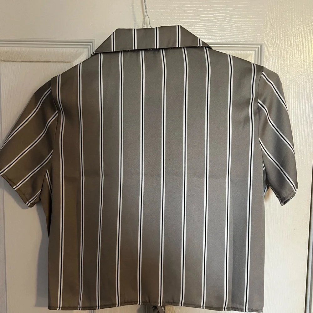 Forever 21 Top - Picture 4 of 4